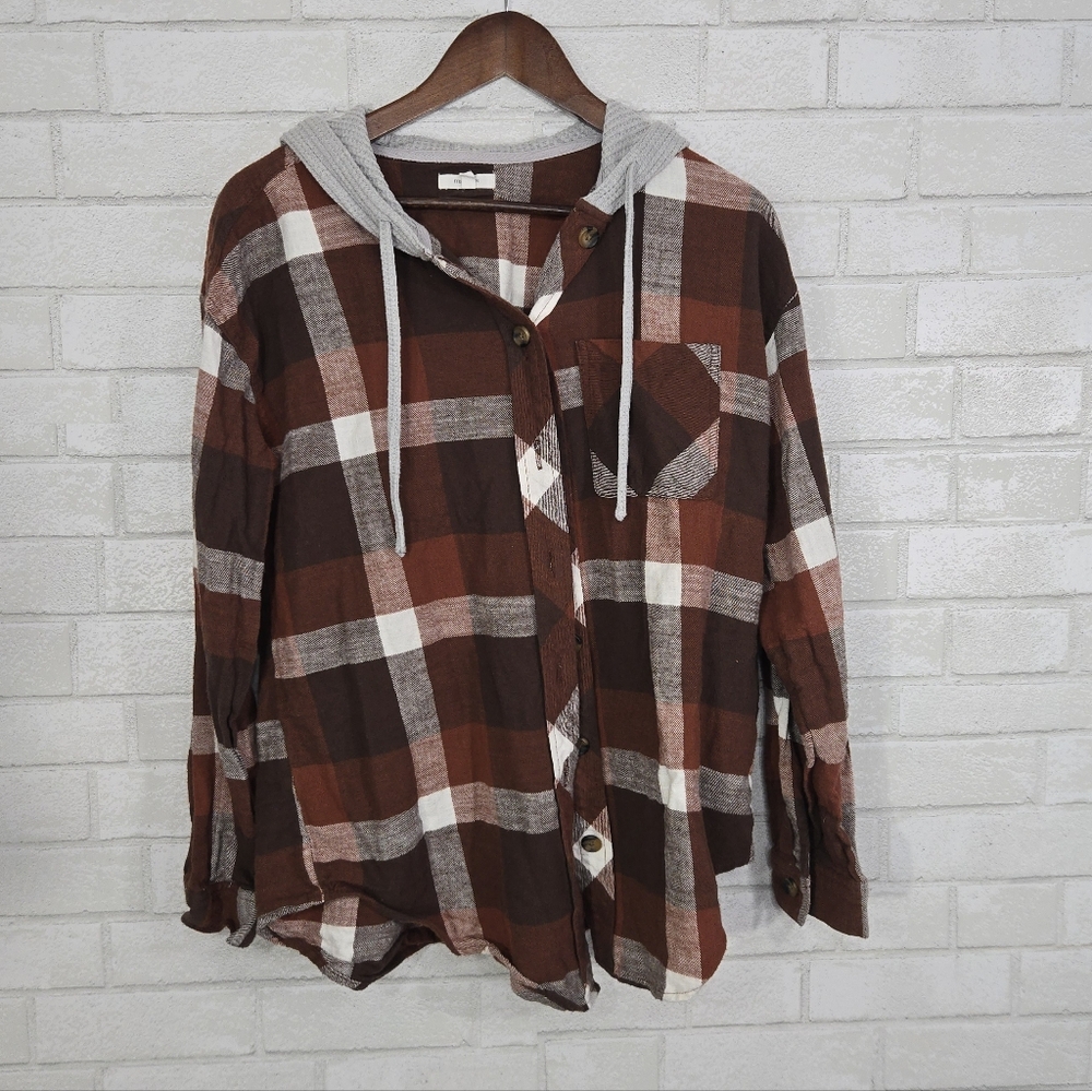 Maurices hooded flannel button down‎